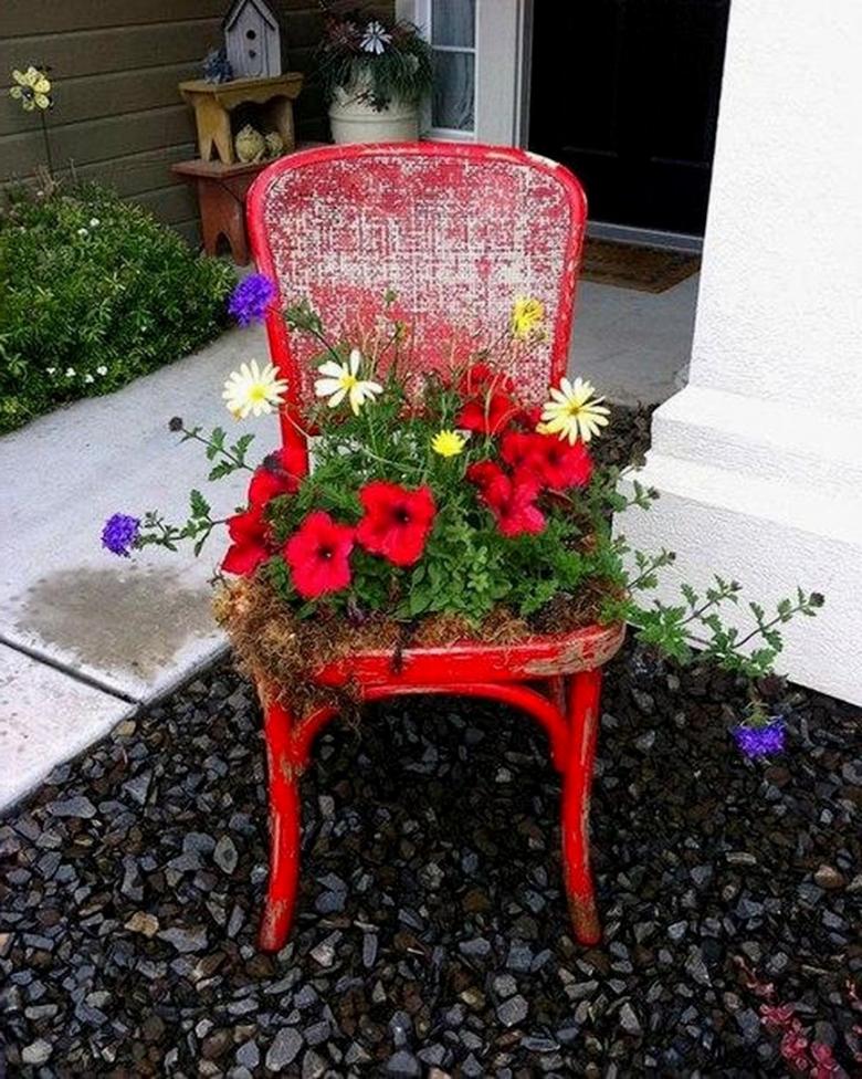 Поделка из дачного хлама