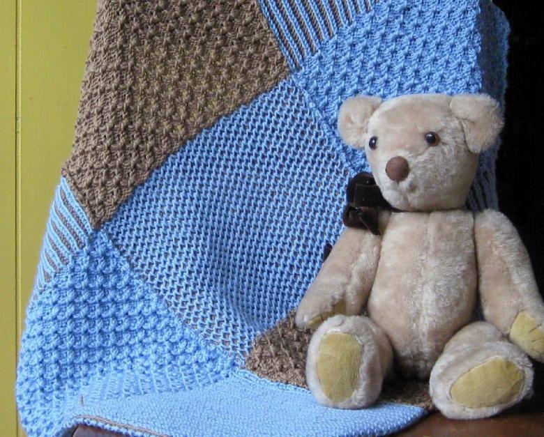 Плед связанный спицами и крючком 