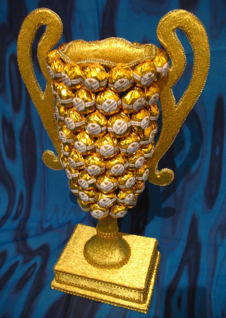 Поделка из конфет