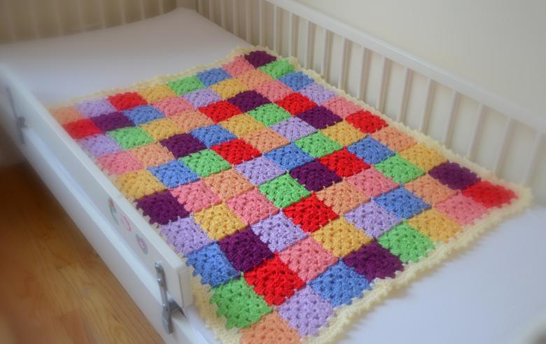 Плед связанный спицами и крючком 