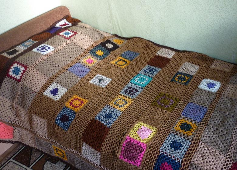 Плед связанный спицами и крючком 