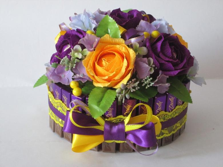 Поделка из конфет