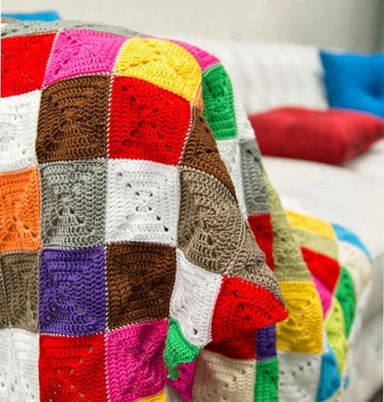 Плед связанный спицами и крючком 