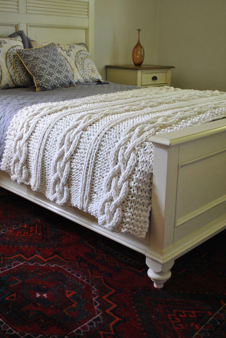 Плед связанный спицами и крючком 