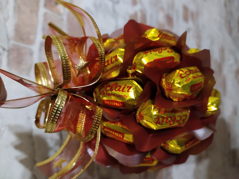 Поделка из конфет