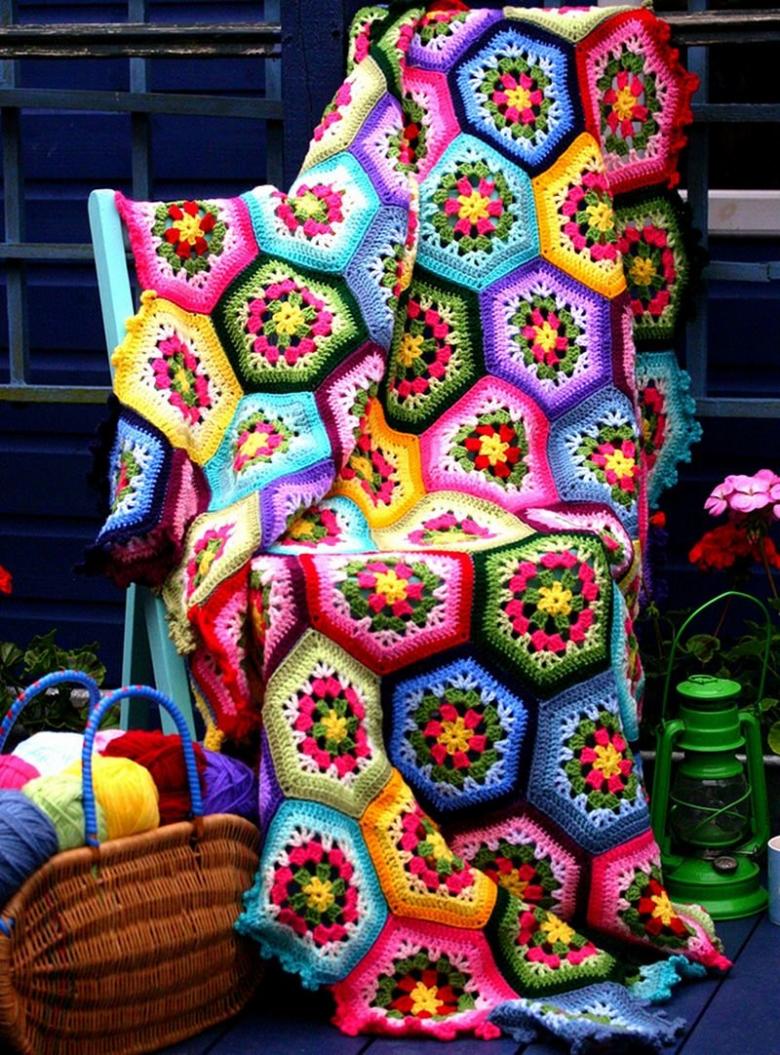 Плед связанный спицами и крючком 