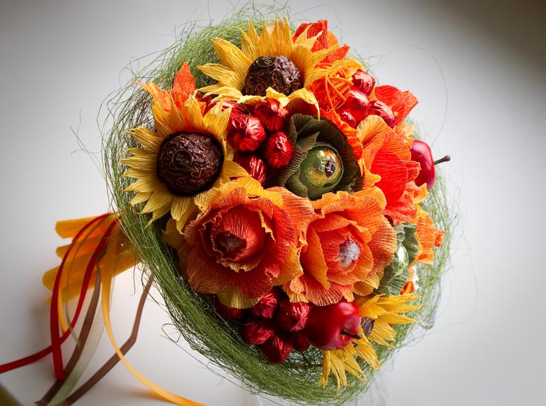 Поделка из конфет