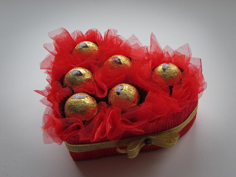 Поделка из конфет