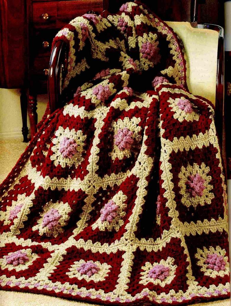 Плед связанный спицами и крючком 